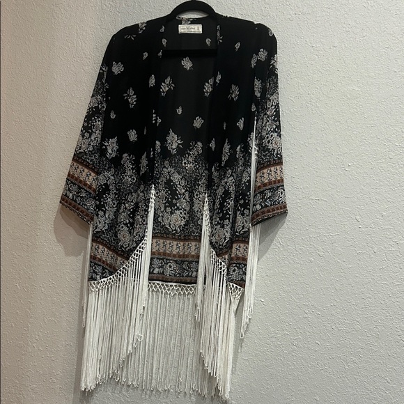 Abercrombie & Fitch Sweaters - Abercrombie & Fitch Floral Fringe Kimono Sweater